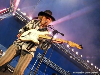 Zaterdag 9 december - STONE (pop/rock) - Partycentrum Amicitia Markt Hoensbroek - Aanvang 21 u - GRATIS