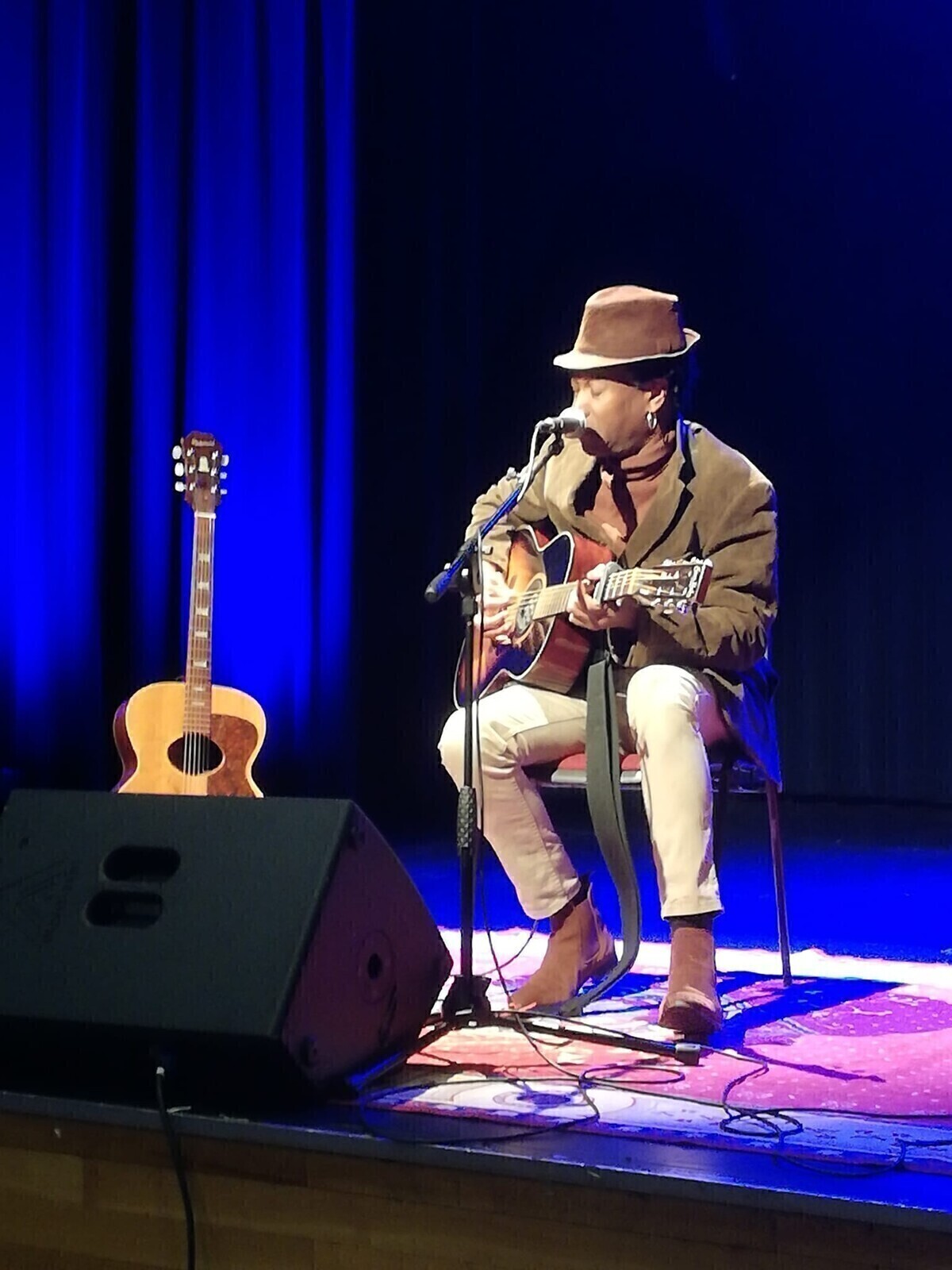 Donderdag 25 Maart 2027 - Bai Kamara Jr (Afro-Blues) - Cultuurhuis Heerlen - zit/sta concert - Aanvang 20.30 u