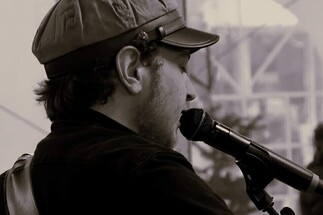 Zaterdag 26 juli 2025 - Damiën van Elburg (solo) - Terras Muziekcafé de Tapperij - Aanvang 20.00 u  - GRATIS ENTREE