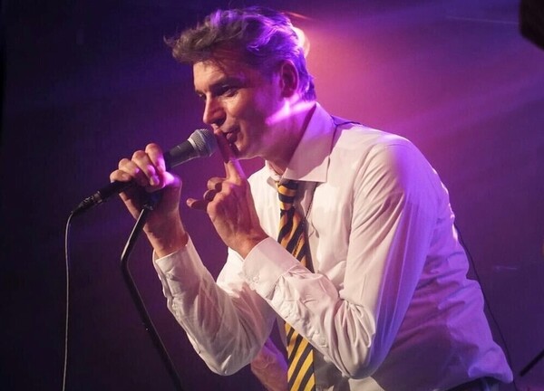 Zaterdag 9 januari 2026 - David Bowie Tribute - Station To Station + DJ Raymond (80s) - Dn Hiemel - Aanvang 20.00 u