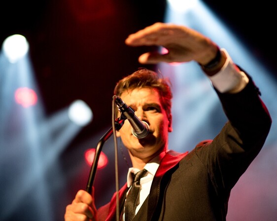 Vrijdag 9 januari 2026 - David Bowie Tribute - Station To Station + DJ Raymond (80s) - Dn Hiemel - Aanvang 20.00 u