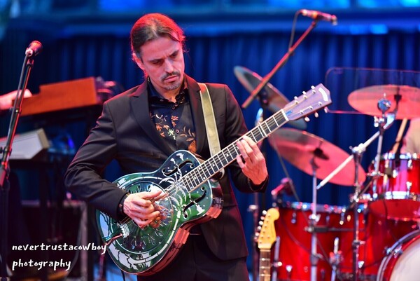 Vrijdag 12 maart 2027 - Cooking With Knopfler - poppodium Nieuwe Nor Heerlen - Aanvang 20.00 u - STACONCERT