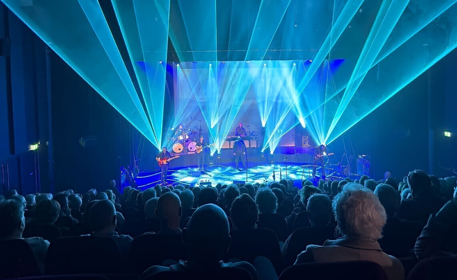 Zaterdag 10 april 2027 - Pink Floyd Tribute - Absolutely Floyd - Brikke Oave Brunssum - Aanvang 20.00 u  - STACONCERT