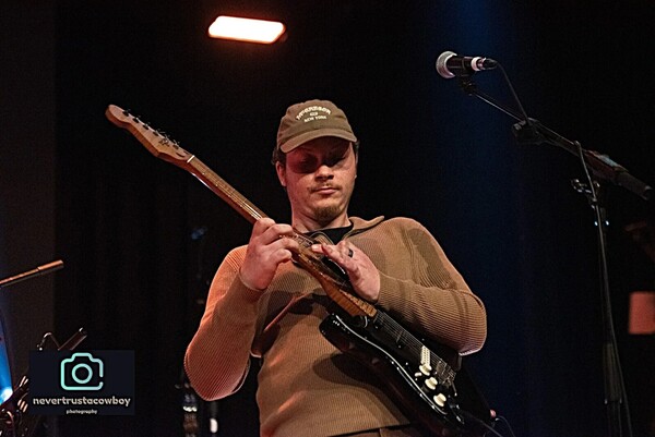 Vrijdag 1 januari 202 - Nieuwjaarsconcert Back In Time (pop/rock) - Muziekcafé de Tapperij - Aanvang 20.30 u 